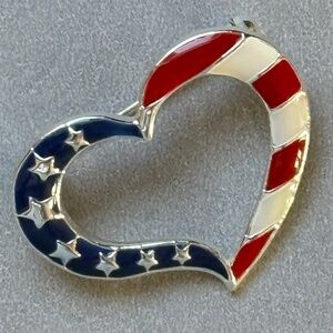 AVON Brooch AMERICAN PRIDE Open Heart Patriotic Stars Stripes 2004